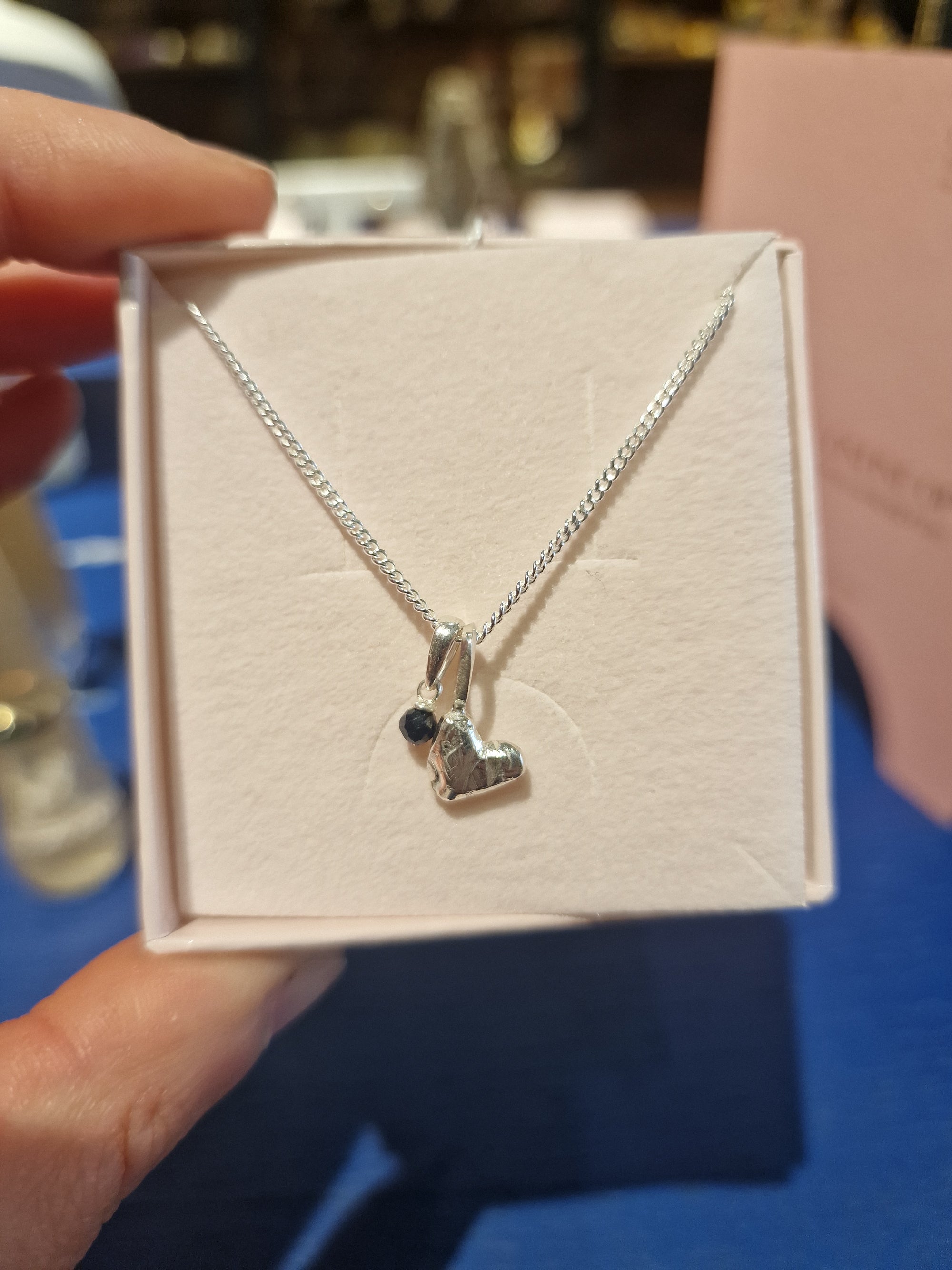 Hanger Hartje met geboortesteen