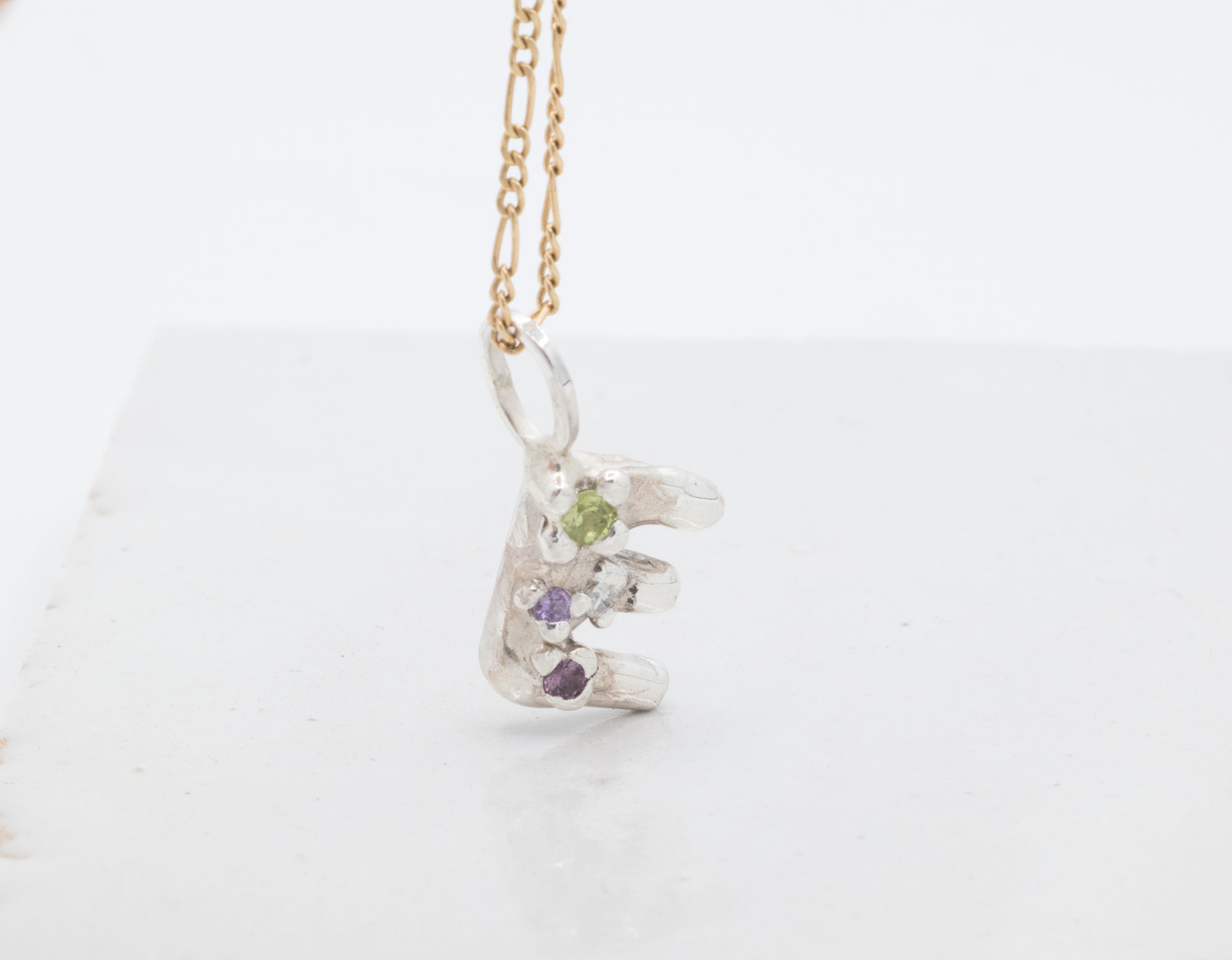 Initial Hanger met geboortesteen